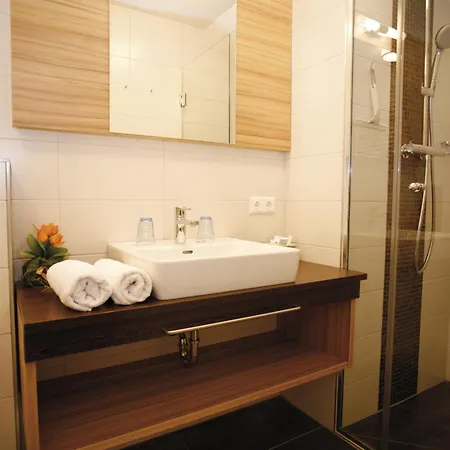 戴安娜酒店 Pörtschach am Wörthersee